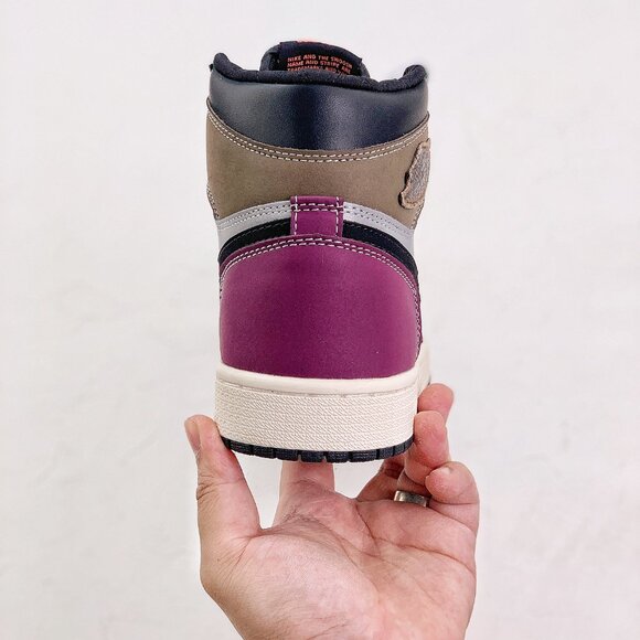 Air Jordan 1 high-top casual fashion sneakers